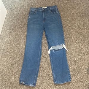 Abercrombie & Fitch Ultra High Rise 90’s Straight Jean - Size 31 Long